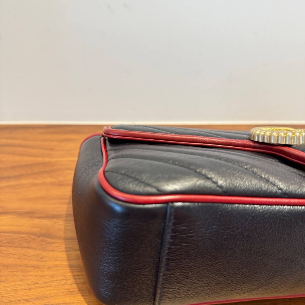 Gucci Vintage Effect Calfskin Matelasse Diagonal Small Torchon GG Marmont Black - Picture 4 of 10